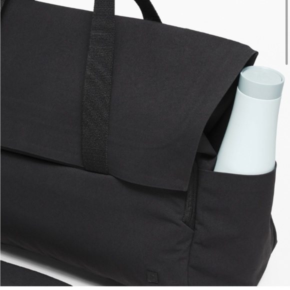 Lululemon Early Embark Duffle Bag - Picture 1 of 10